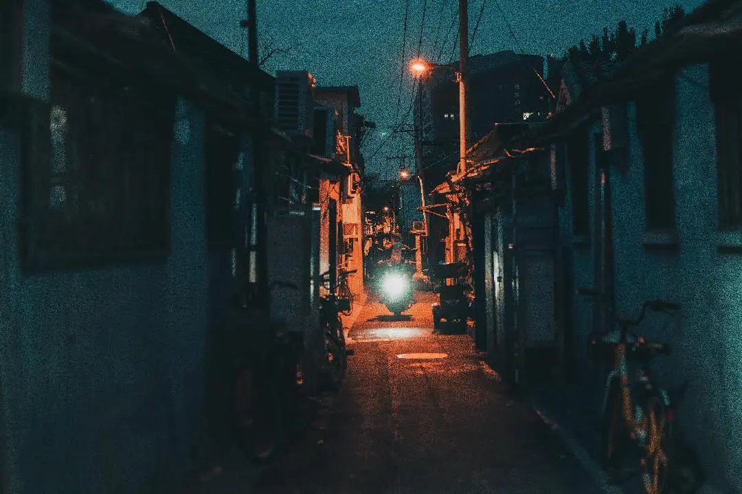 伊朗要倒戈了？解禁美国通信软件，向西方示好，与哈马斯划清界限