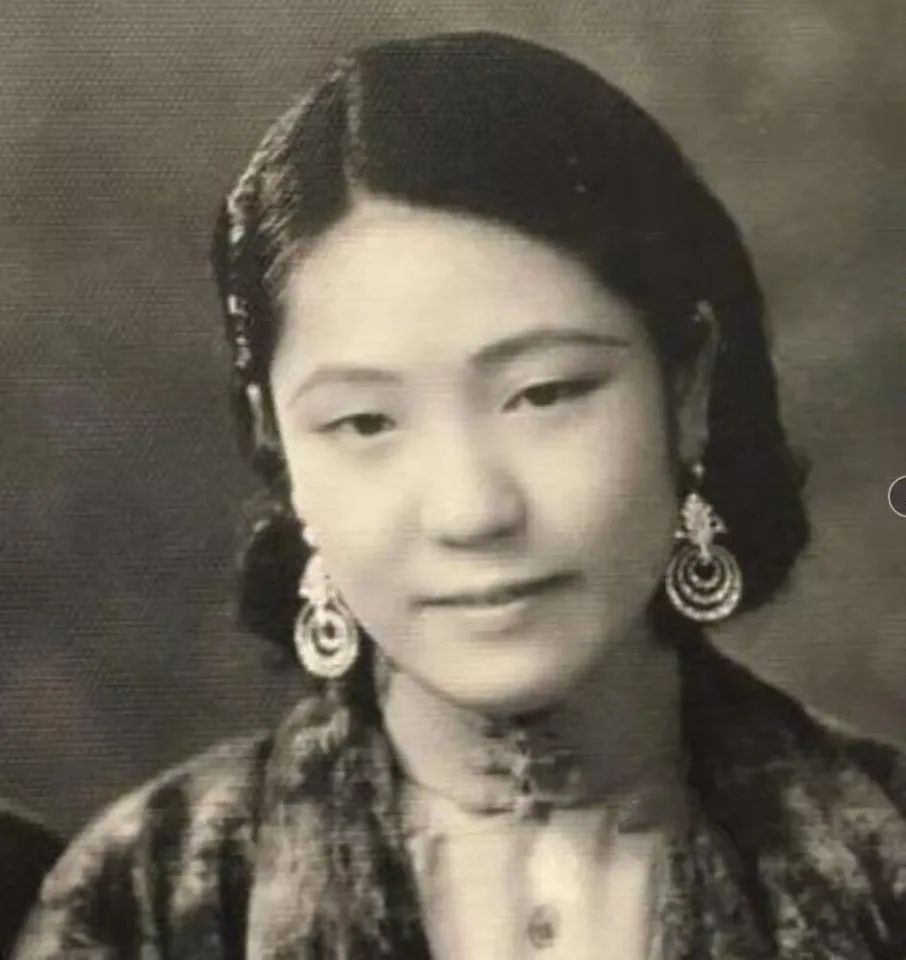 传奇女杰莫秀英：被丈夫毒打被婆家摒弃后，竟逆袭成为“广东之母”