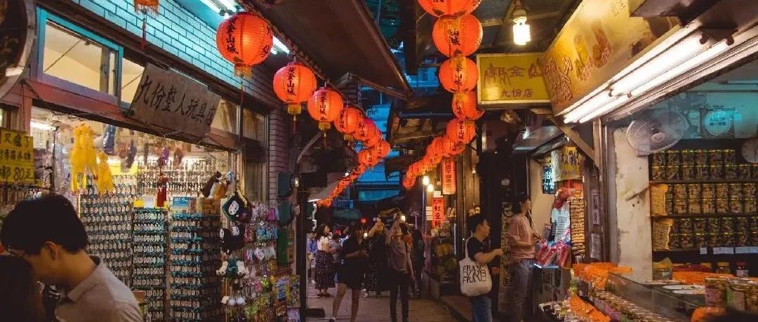 菲律宾外长遭遇中国专家犀利提问，尴尬场面引人关注！