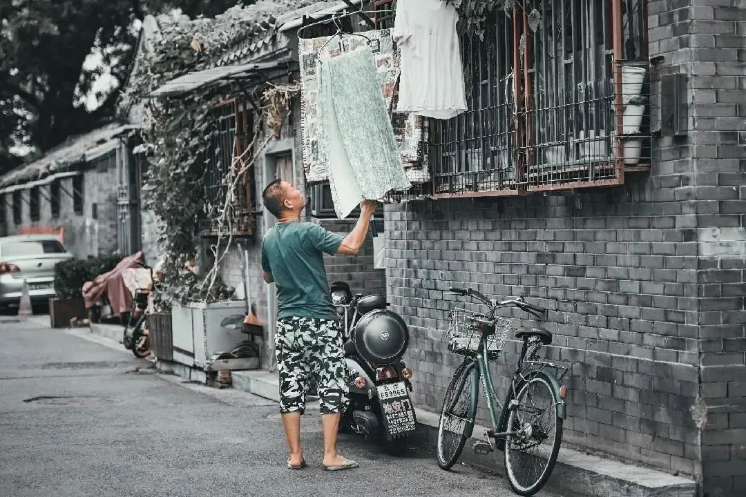 县城正在被掏空：实权阶层主导，关系网决定成败，债务则无人关心！