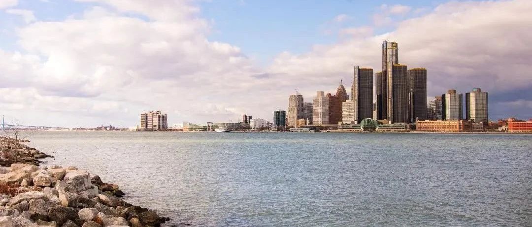 美国经济遭遇重大挫折，美股大跌，特斯拉市值腰斩！