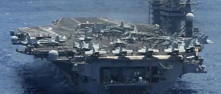 胡赛武装无人机成功袭击美国航母，美国霸权遭遇前所未有的挑战！