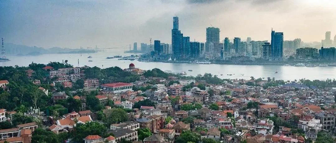 最近的国际时政舞台可谓是“热闹非凡”，各种事件层出不穷，让人