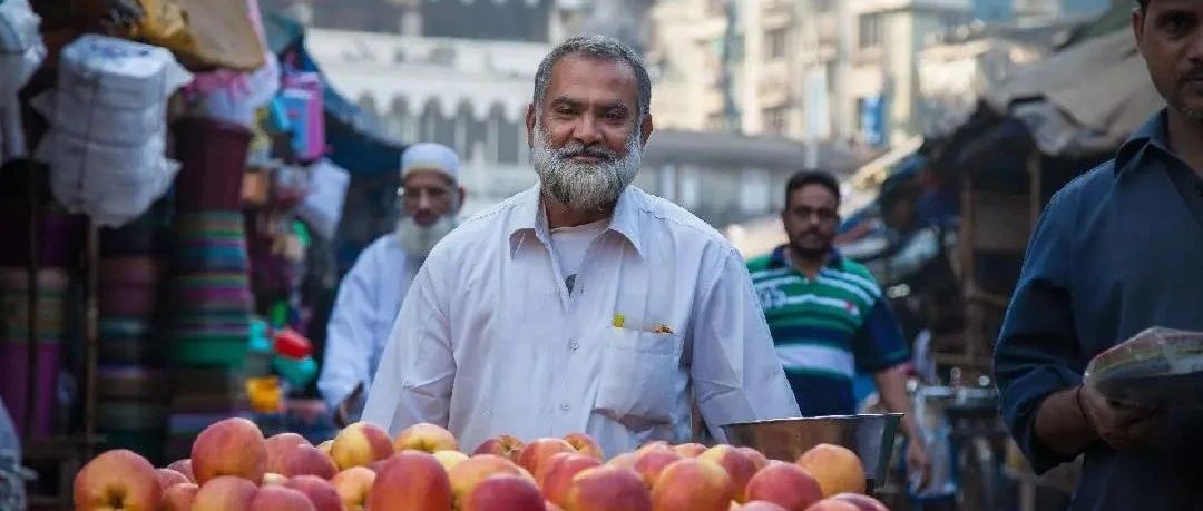 42 辆“铁疙瘩”抵台：“台独”迷梦的又一闹剧