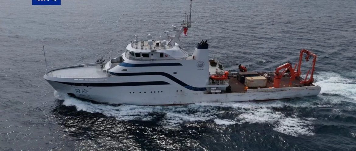 我国首艘海洋级智能综合科考船“同济”号7月13日在上海交付