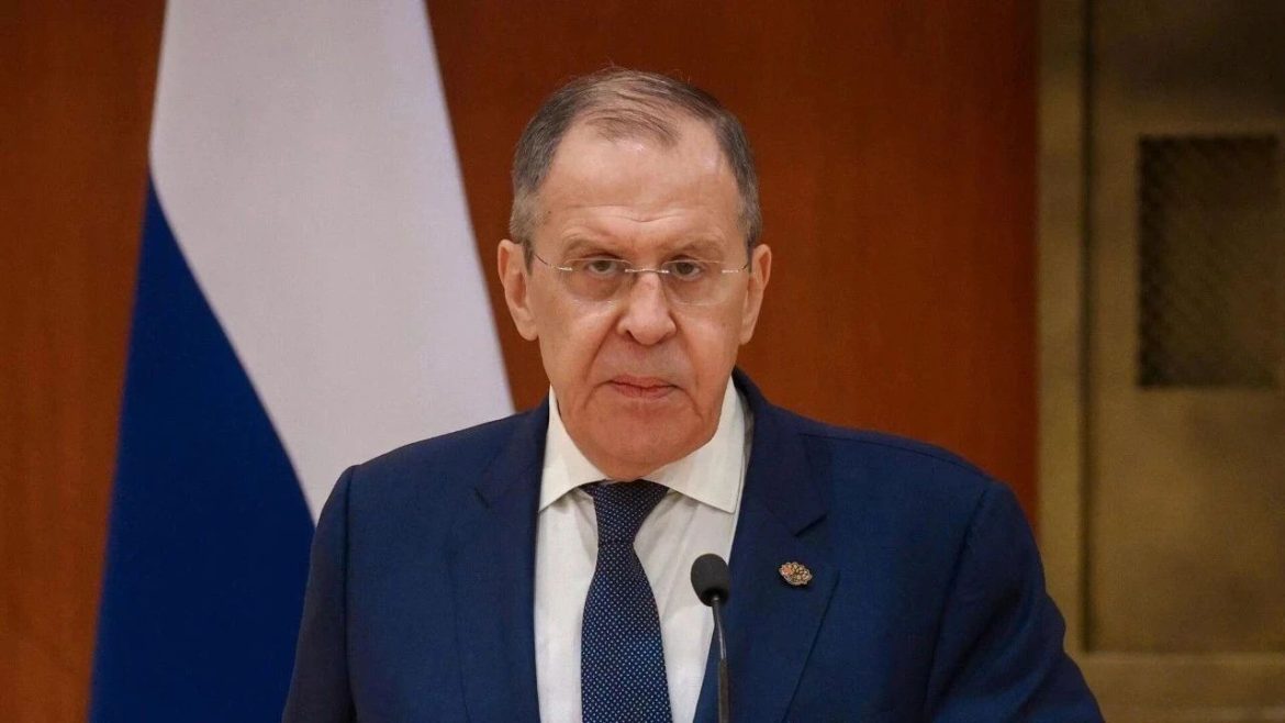 俄罗斯外长拉夫罗夫直言乌克兰展现出“边境般的野蛮”，这话可真是够狠辣。在俄乌冲突的持续胶着中，诸多细