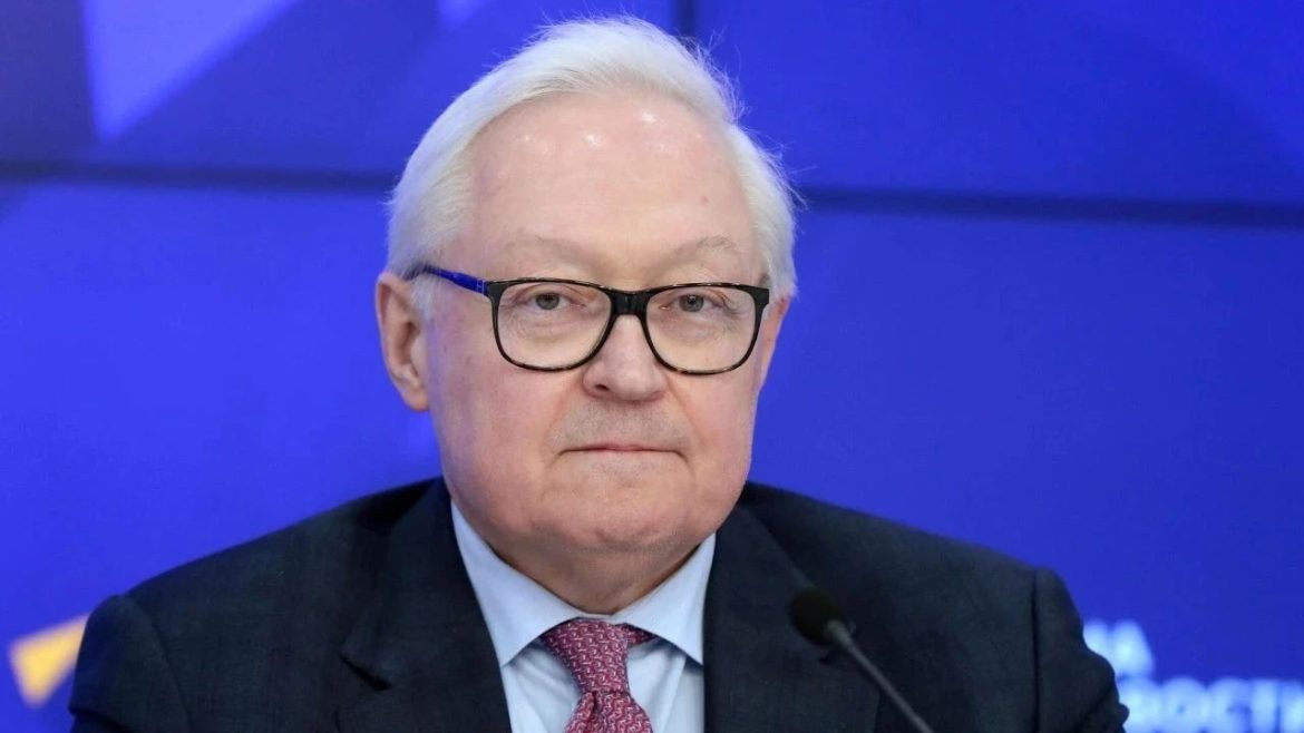 8月5日，俄罗斯外交部宣布重大决定：不再维持《中导条约》里单方面暂停部署中程导弹的限制。这背后，是美