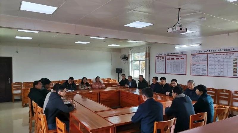 在乡村生活，有些“线路”碰不得，以下这十类人得保持安全距离。村委班子掌控资源分配，得罪他们，很多事都