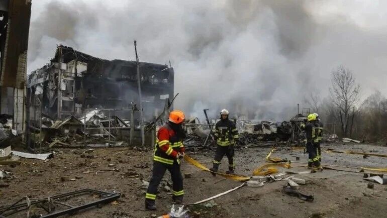 25 日，俄乌冲突又添新波澜。俄罗斯别尔哥罗德州的别尔罗德水库大坝遭乌军无人机袭击，这无疑是在紧张局