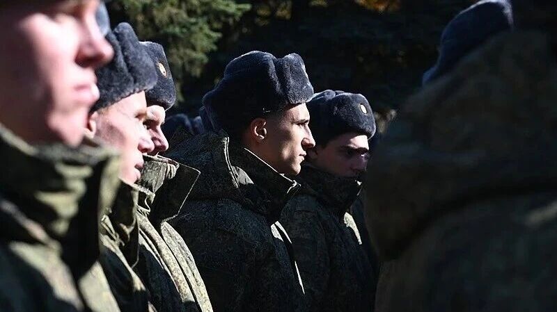 家人们，俄罗斯又有大动作！俄通过实行全年征兵制法案，2026 年就要正式实施啦。这可不是小事，意味着