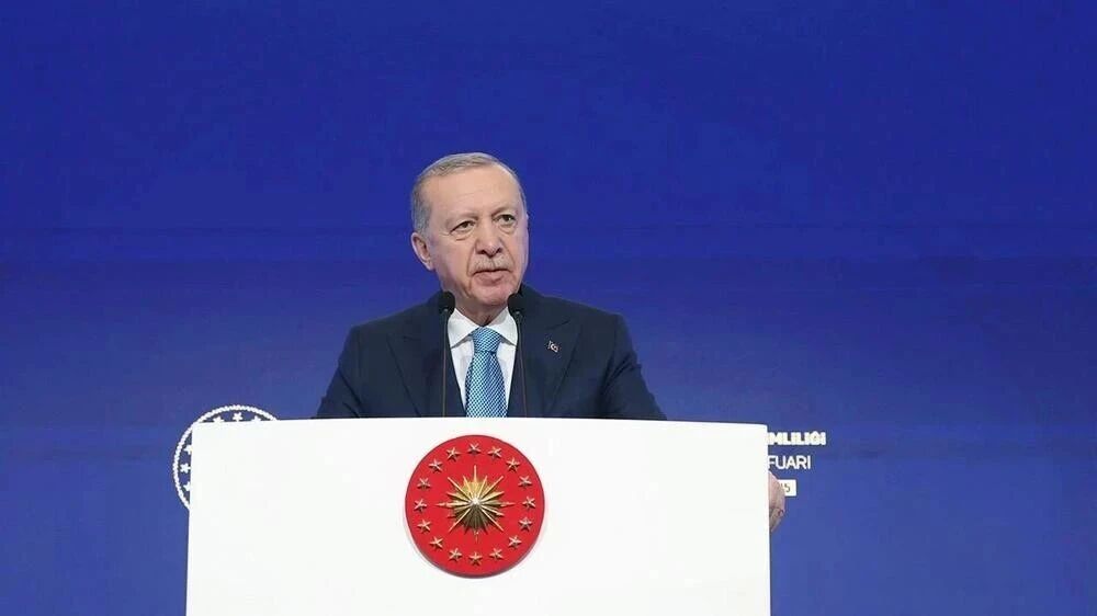 家人们，最新消息！土耳其总统埃尔多安宣称，与库尔德工人党的和平谈判踏入“决定性阶段”，当下双方围绕停