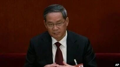 彭博社爆料，法国和德国正谋划大动作，打算邀请中国出席 2026 年法国主办的 G7 峰会，而且马克龙