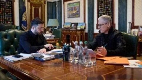 在12月10日的公开讲话中，乌克兰总统泽连斯基宣称俄罗斯正“历史罕见地向中国让渡主权”，指责中俄合作