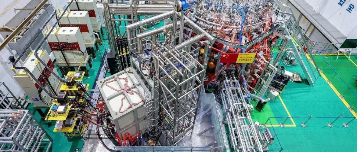 中国可控核聚变获得重大突破！预计2030年商业发电，西方傻眼